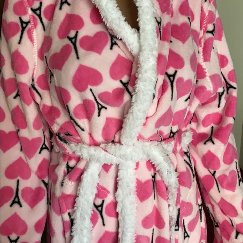 Robe - Picture 4 of 5